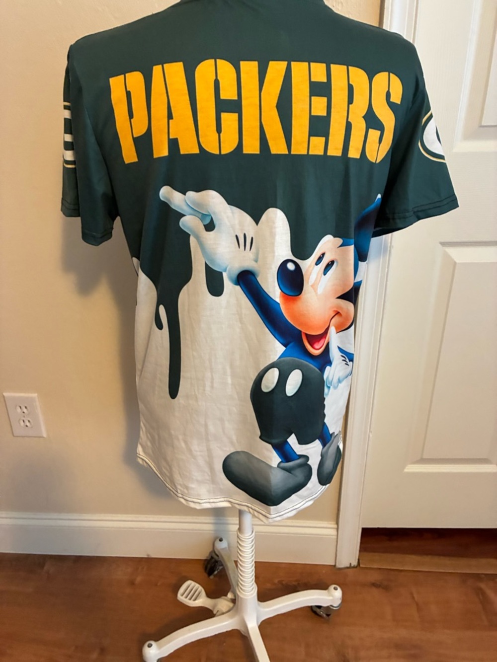 Green Bay Packers Mickey Graphic V-Neck Tee